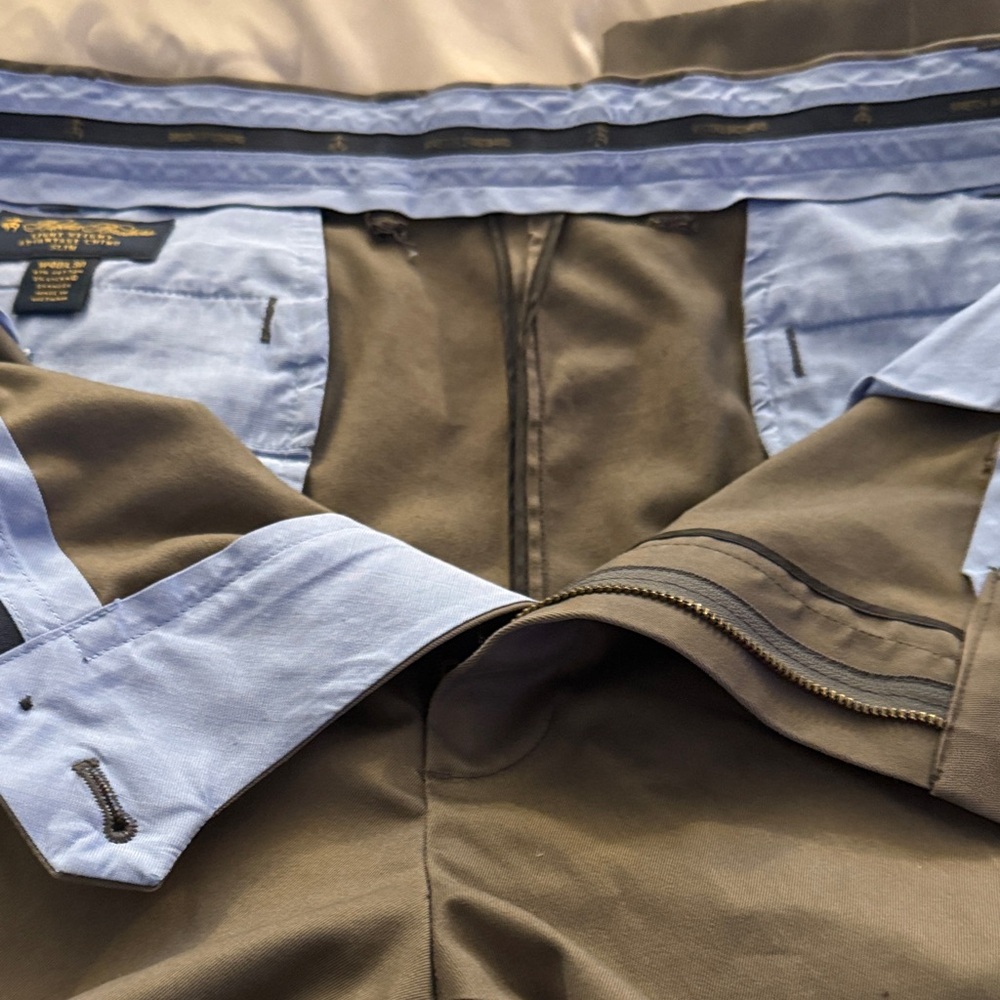 Brooks Brothers Classic Brown Dress Pants
Machine washable!!